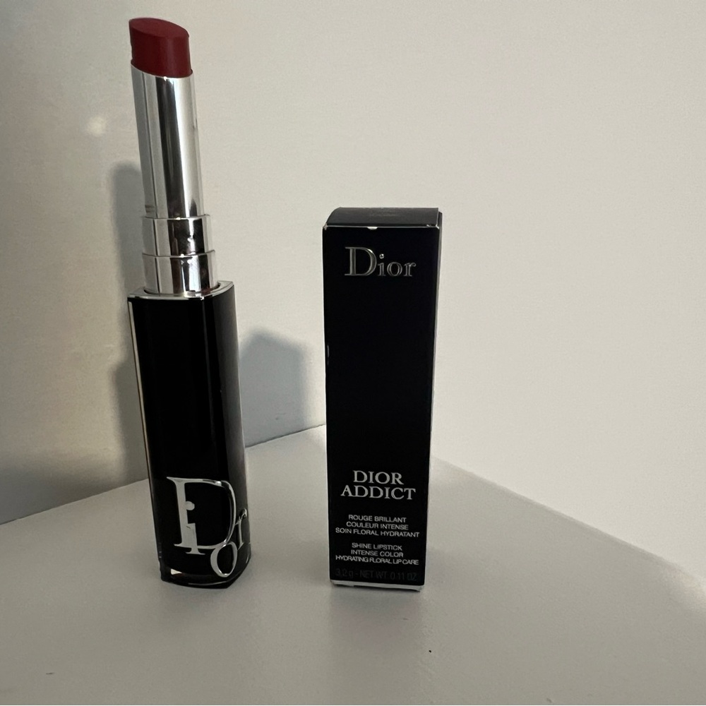 DIOR ADDICT Hydrating Shine Lipstick - 90% Natural Ingredients - Refillable